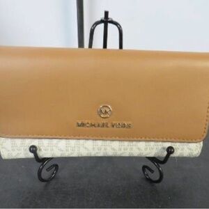 Michael Kors Signature Logo Continental Wallet Vanilla Luggage